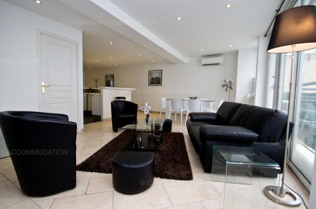 Location appartement Régates Royales de Cannes 2024 J -146 - Hall – living-room - Buttura 2